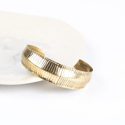 metal cuff with stripes