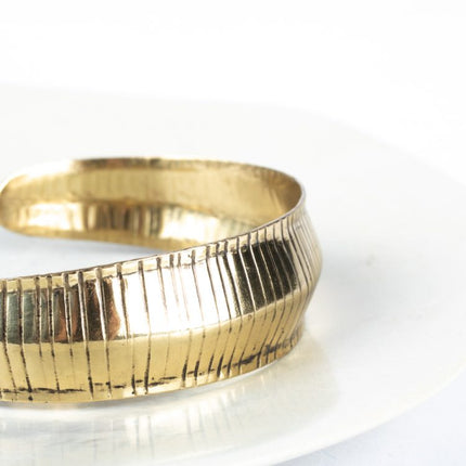 metal cuff with stripes