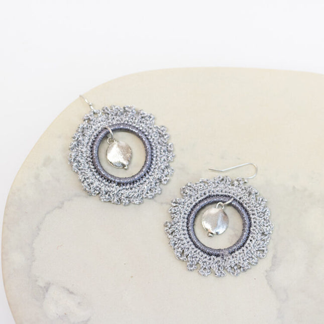 silvr zari crochet earrng