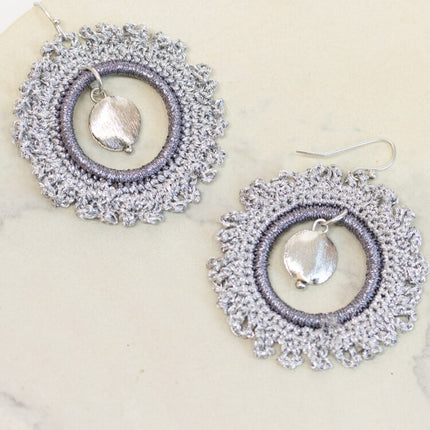 silvr zari crochet earrng