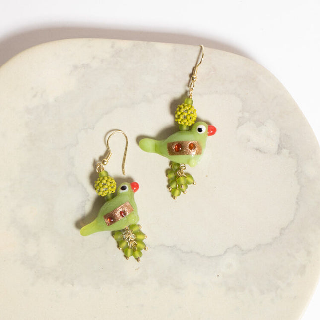 green glss parrot earrngs 1