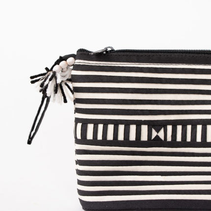 applique cosmetic purse