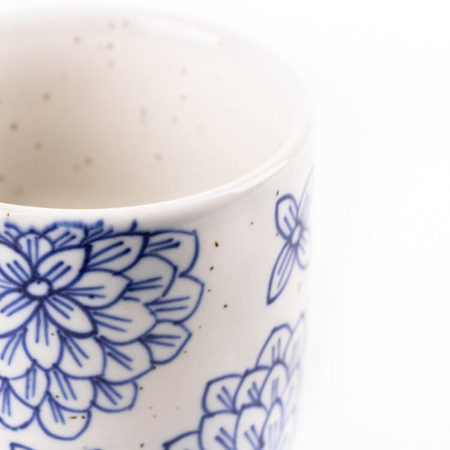 chrysanthamum teacup