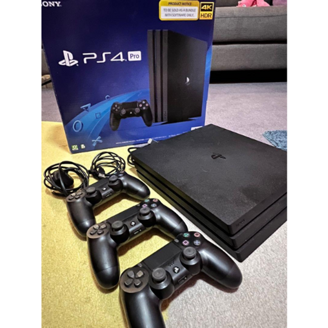 Playstation PS4 Pro Console 1TB and 3 Controllers Bundle