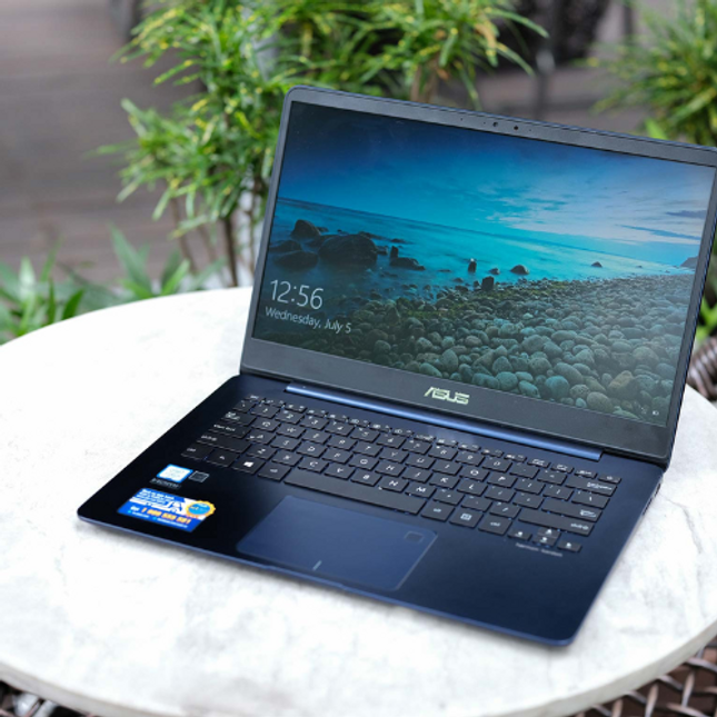 ASUS UX430U NoteBook 14" Core i7 7500U 2.7GHz 8GB 512GB SSD Black