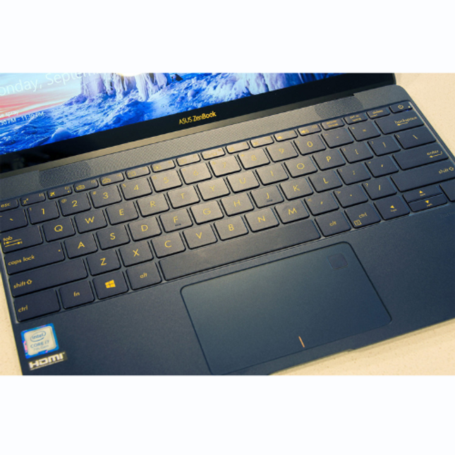 ASUS UX510U NoteBook 15.6" Core i7 7500U 2.7GHz 16GB 256GB SSD Black