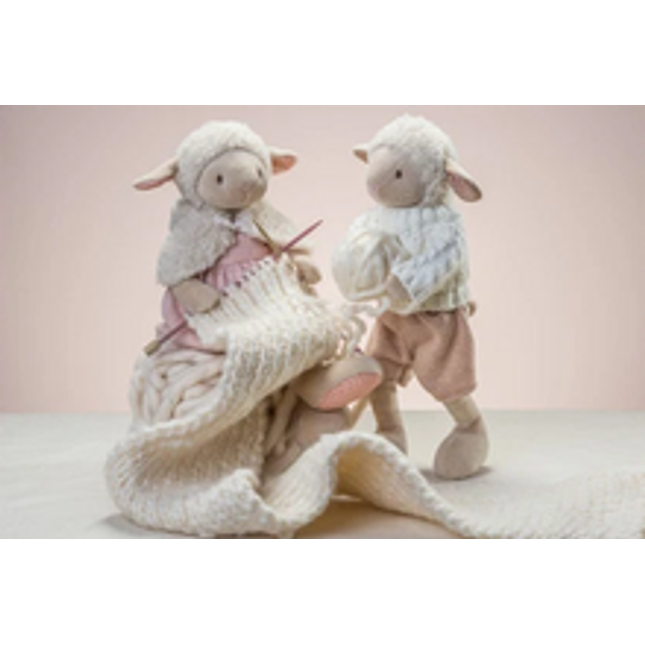 dylis lamb 35 cm